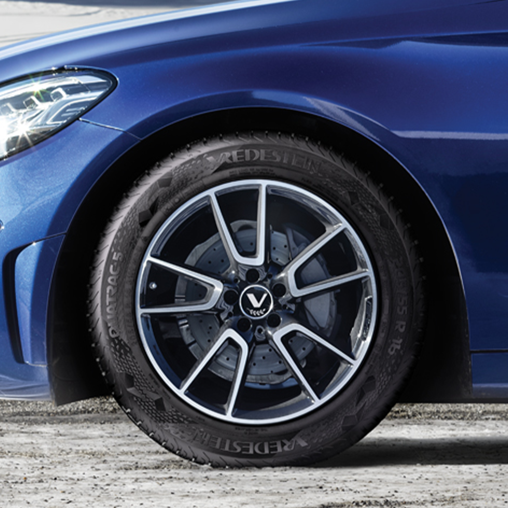 Uitstekende rij- en remprestaties op natte wegen